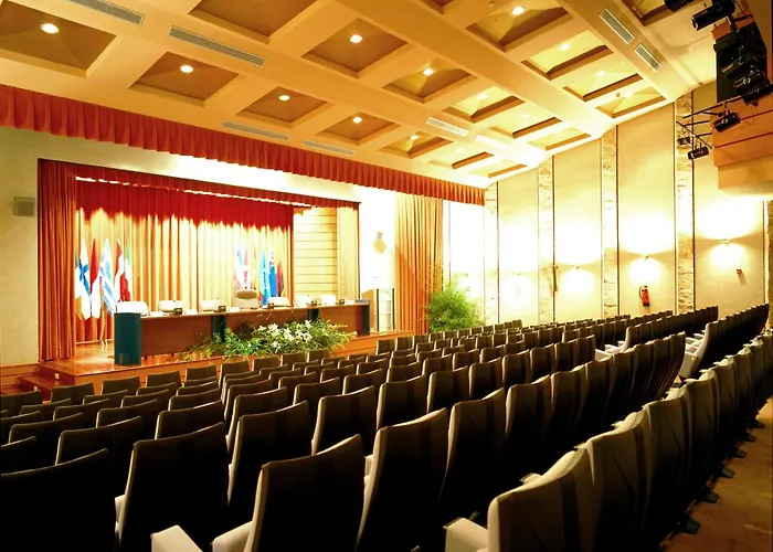 호텔 파라도르 데 4*